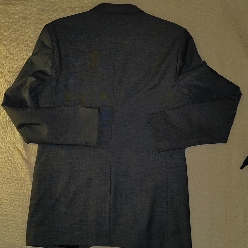 🤩 H&M gray blazer 🤩 2 for $20 - Picture 5 of 6